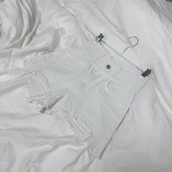 [BUNJANG] High-Waisted White Distressed Denim Shorts / [-3kg 핏] 하이웨스트 화이트 데미지 데님 숏팬츠 핫팬츠 반바지