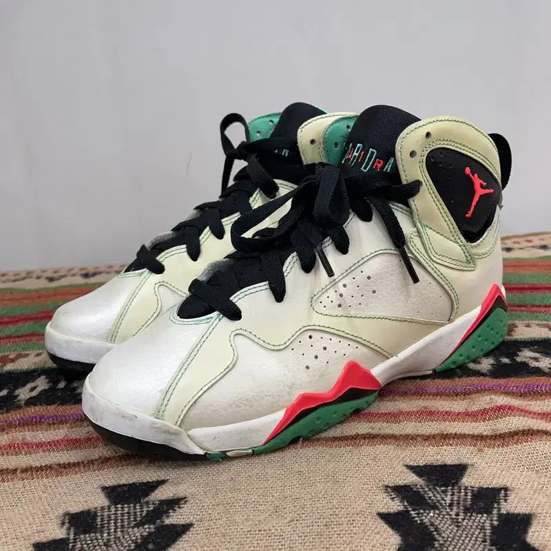 [BUNJANG] Nike Jordan 7 Retro Verde Sneakers 240 / 나이키 조던7 레트로 베르데 스니커즈 240 X02804