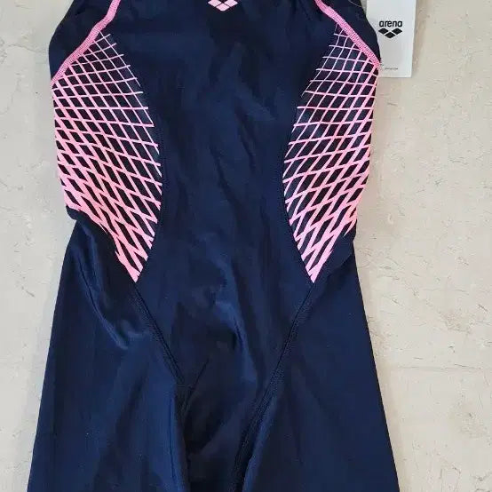 [BUNJANG] Arena Women's Navy and Pink Swimsuit Size 75 / 아레나 수영복 75