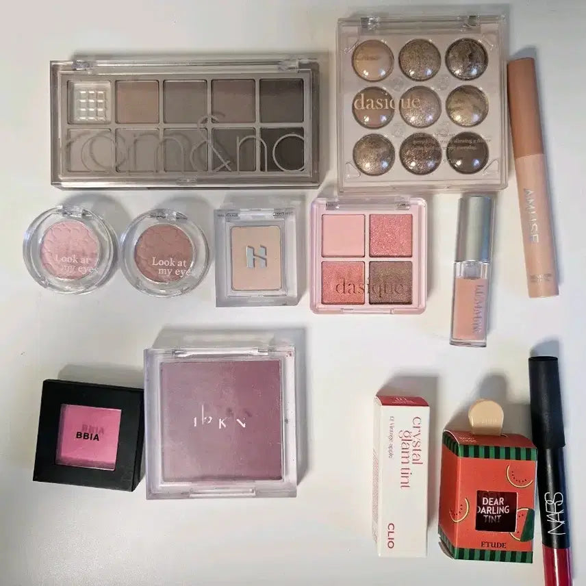 [BUNJANG] Cool Tone Makeup Bundle - Eyeshadow Palettes, Blushes, Lip Pencils / 여름쿨톤/겨울쿨톤 색조 화장품 양도
