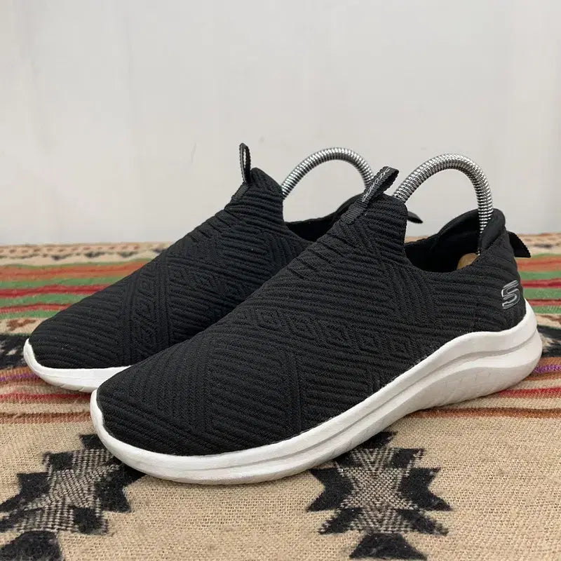 [BUNJANG] Skechers Ultra Flex Casual Shoes 230 / 스케쳐스 울트라 플렉스 캐주얼화 신발 230 X02806