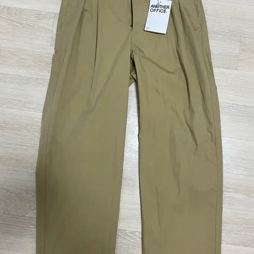 [BUNJANG] Another Office Santiago Officer Pants Khaki Size 02 / 어나더오피스 산티아고 오피서 팬츠 02사이즈 판매