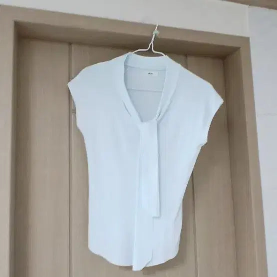 [BUNJANG] Cap Sleeve Tie Neck Knit Top - Sky Blue / 소라색 타이 니트
