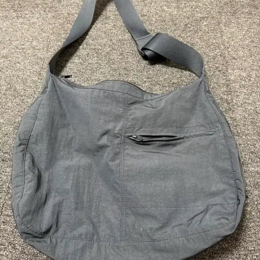 [BUNJANG] COS Slouchy Nylon Shoulder Bag / Cos 슬라우치 나일론백