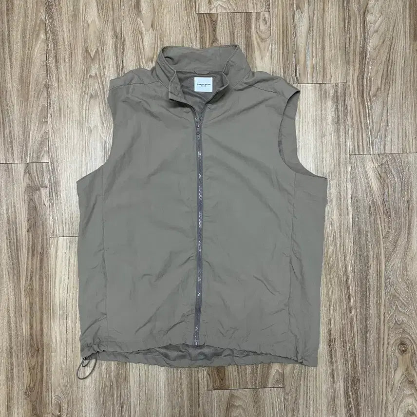 [BUNJANG] Sunday Skate Club Windbreaker Vest Beige / Sunday Skate Club 바람막이 베스트