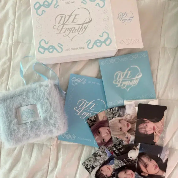 [BUNJANG] IVE 3rd EP Album 'GAZZE' Limited MD Version Card Wallet + Mini CD-R + Accordion Lyric Paper + Photocard Set / IVE : 공감 한정 MD 버전 3rd EP 앨범 카드 지갑 + Mini CD-R+Accordion 가사 종이 포토카드 세트