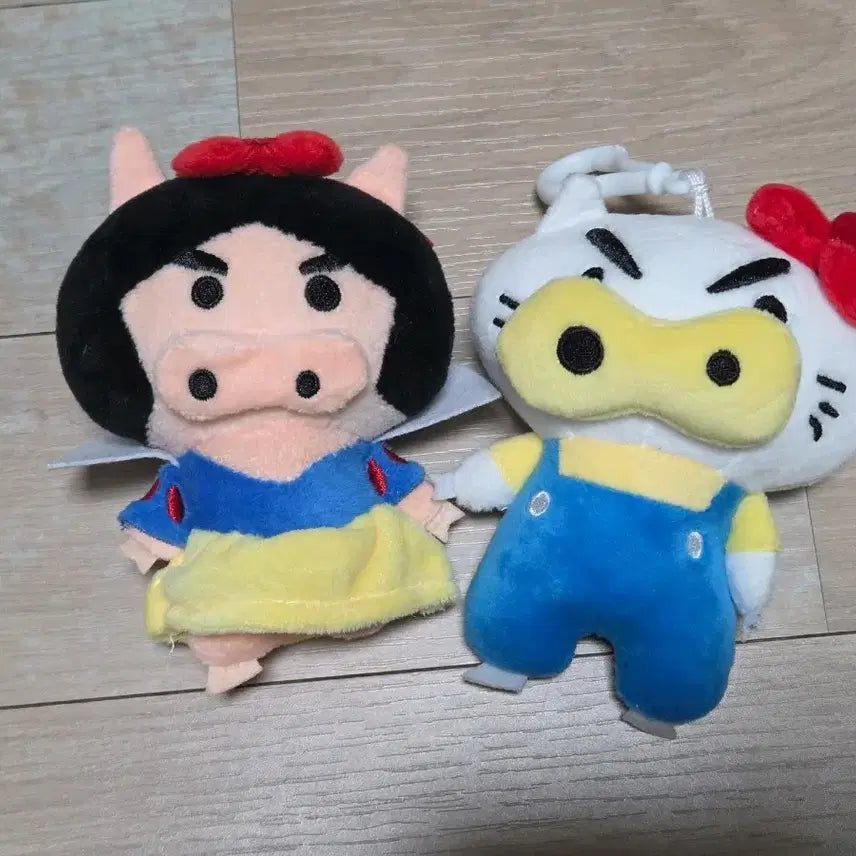 [BUNJANG] Snow White x Buriburi x Hello Kitty Collaboration Keyring / 백설공주 부리부리, 키티 부리부리 콜라보 키링