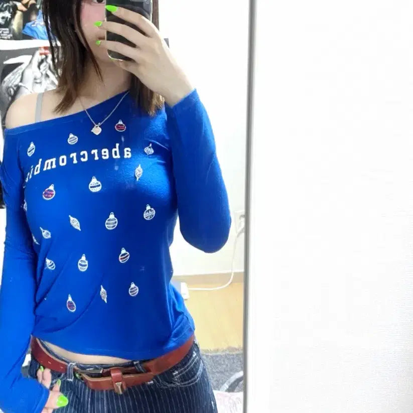 [BUNJANG] Abercrombie Y2K Lettering Off-Shoulder Long Sleeve Blue / 아베크롬비 Y2K 레터링 오프숄더 롱슬리브 블루