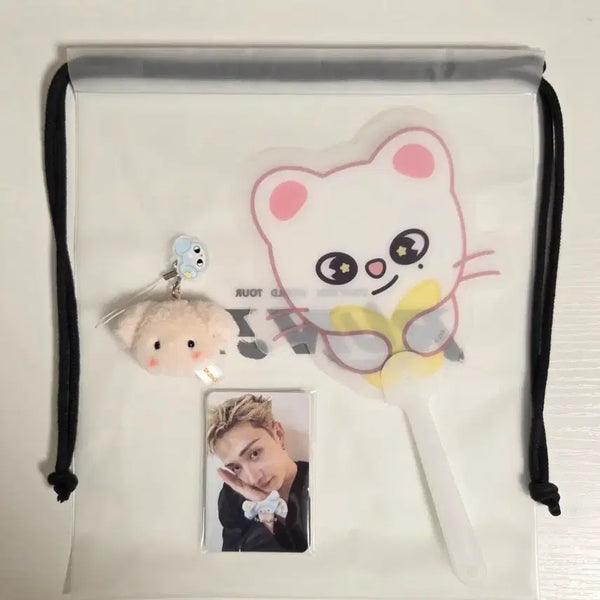[BUNJANG] Stray Kids Concert Goods Bundle Set (Chan Photocard, Keyring, Fan) / 스트레이키즈 입장 포토세트 / 키링 / 부채 일괄