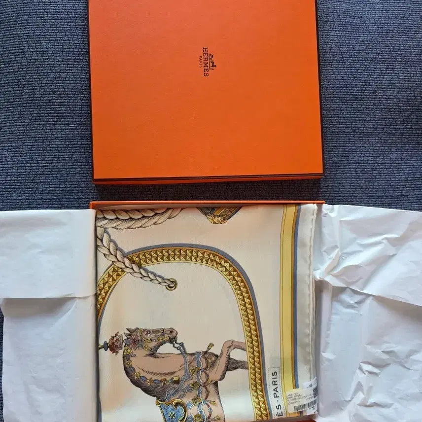[BUNJANG] Hermès Carré 90 Horse Motif Silk Scarf / 에르메스 스카프 까레 90
