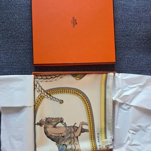 [BUNJANG] Hermès Carré 90 Horse Motif Silk Scarf / 에르메스 스카프 까레 90