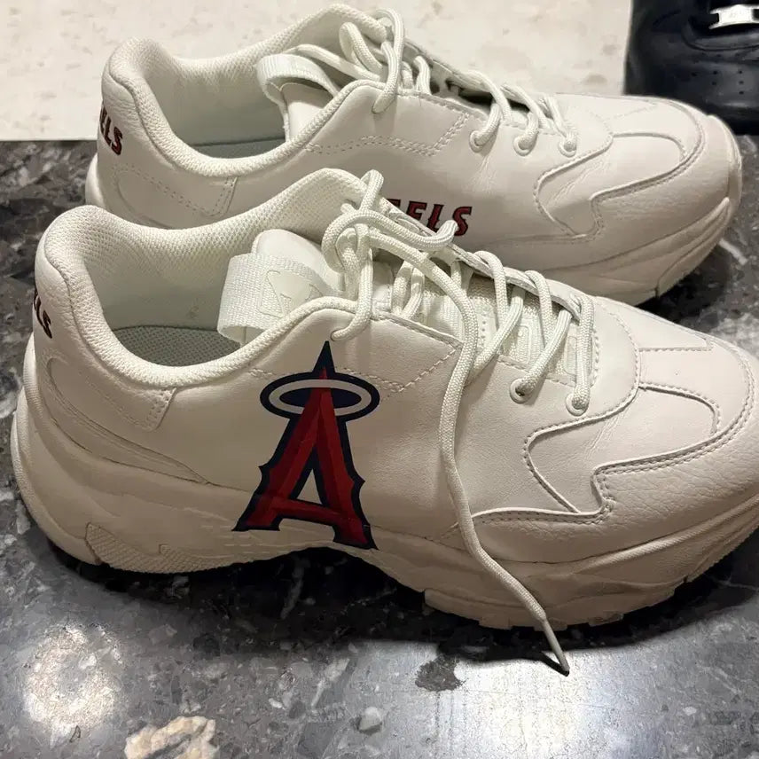 [BUNJANG] MLB Big Ball Chunky LAA Sneakers / MLB 빅볼청키 LAA 260