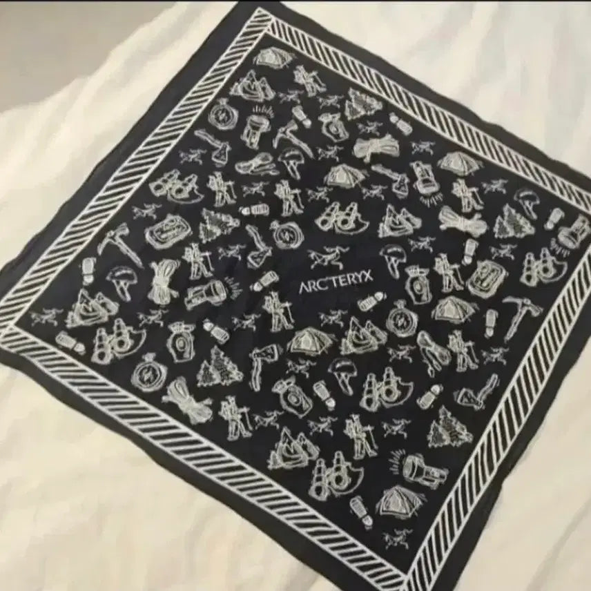 [BUNJANG] Arc'teryx Bandana Scarf / 아크테릭스 반다나 손수건 스카프