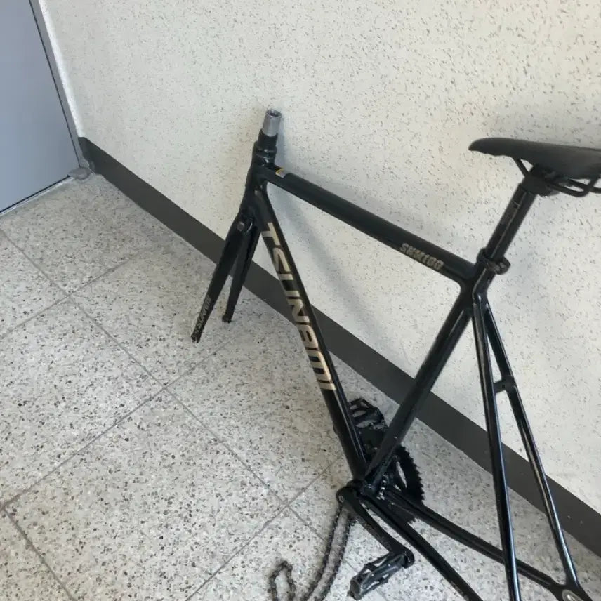 [BUNJANG] Tsunami SNM100 Black Gold Frame Single Speed Bicycle / 쓰나미 블랙 골드 프레임