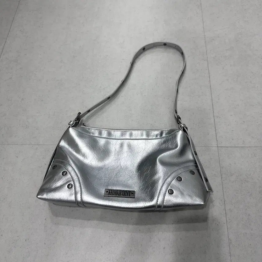 [BUNJANG] Khaki Point Studded Shoulder Bag Silver / 카키포인트 스터드 숄더백 가방 실버
