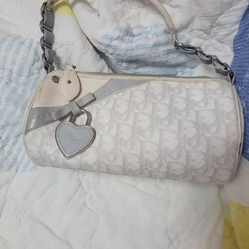 [BUNJANG] Dior Ribbon Heart Charm Padlock Oblique Tote Shoulder Bag / 정품)급처상태좋음!디올 리본하트참자물쇠 오블리크 로맨틱공주가방 토트숄더백