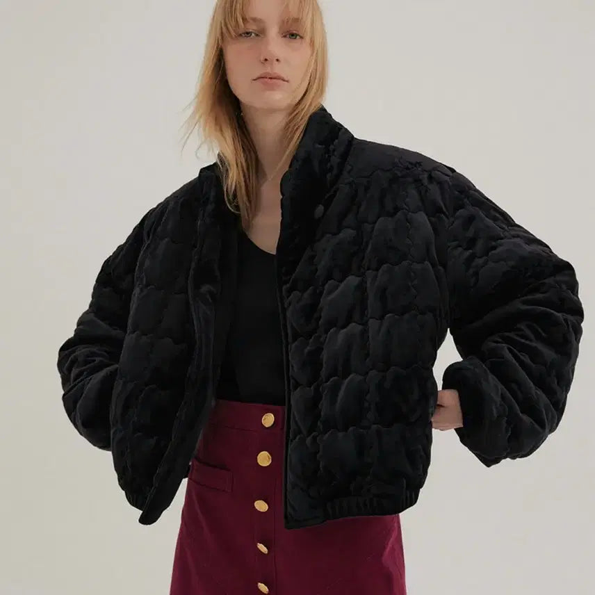 [BUNJANG] Overdue Flare Velvet Crop Padded Jacket Black / [오버듀플레어] 벨벳 크롭 패딩 (블랙)