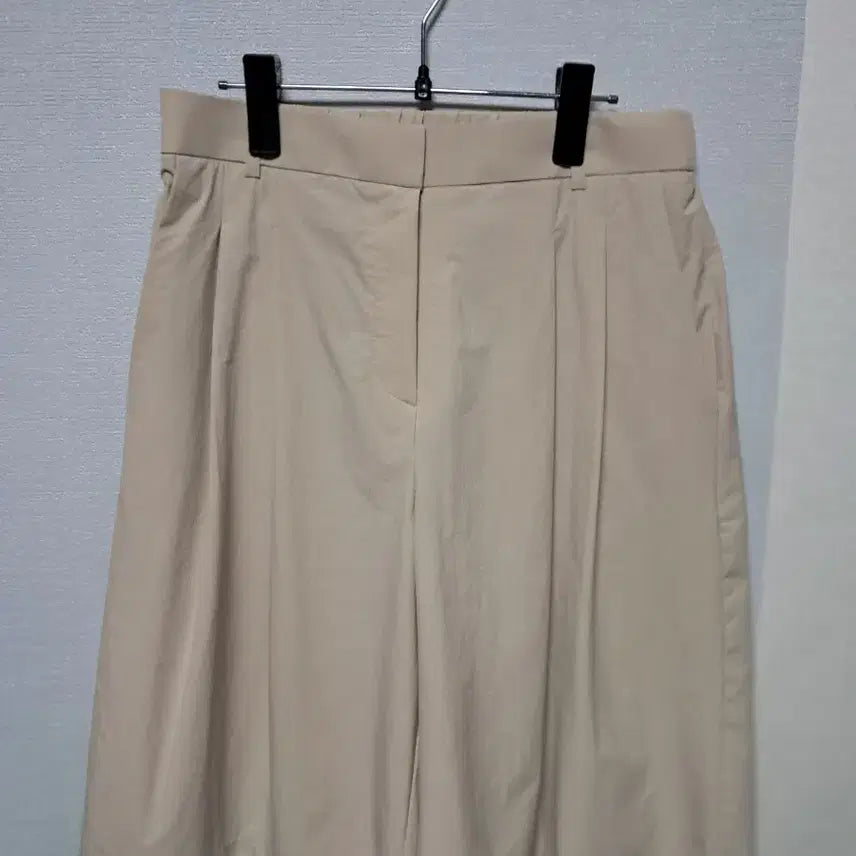 [BUNJANG] Giverny Beige Pintuck Shorts (L) / (여름신상품)지베르니 베이지색 핀턱 반바지 여성바지 L 최저가