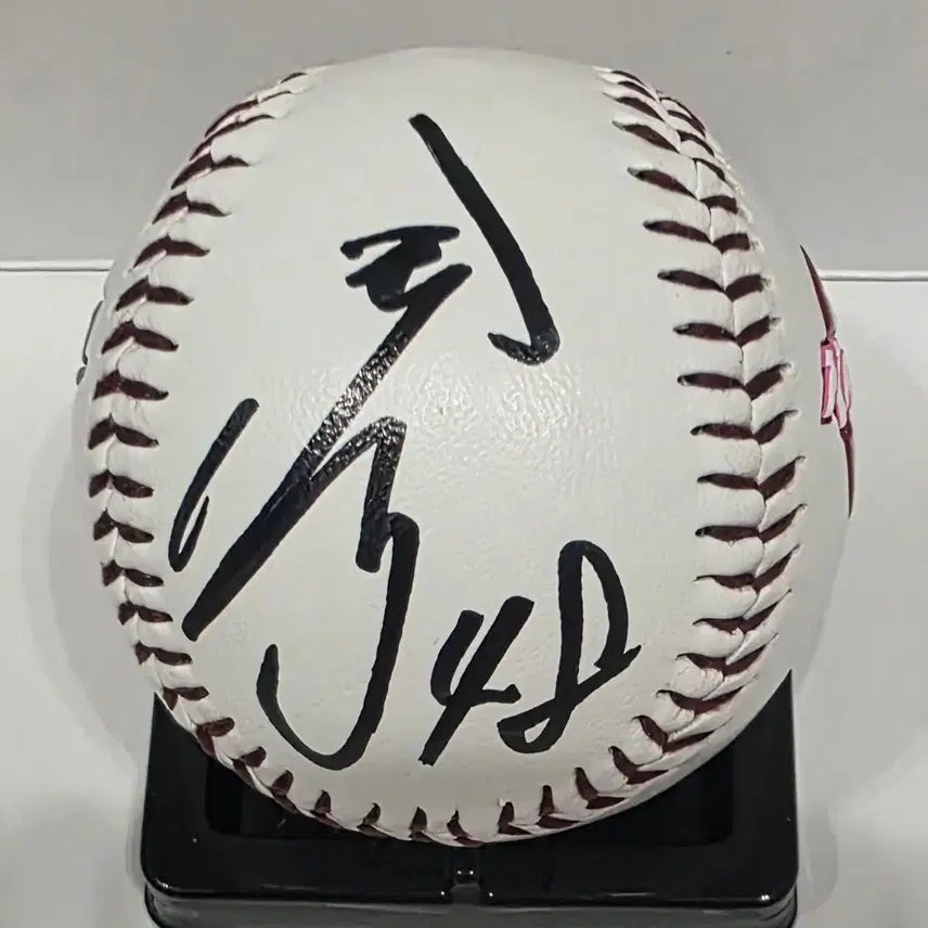 [BUNJANG] Yuto Kanakubo Signed Baseball (KBO Logo Ball) / 카나쿠보 유토 키움 로고볼 싸인볼