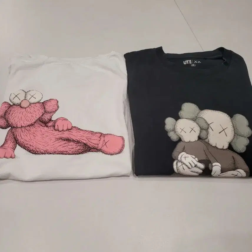 [BUNJANG] Uniqlo x KAWS Collaboration T-Shirt Bundle Set (White + Black) 3XL / 3XL 유니클로 x 카우스(KAWS) 콜라보 티셔츠 2종 일괄 판매