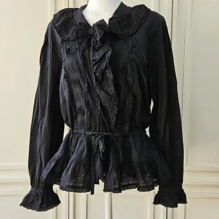 [BUNJANG] INGEBORG Black Frill Pintuck Blouse / INGEBORG(잉게보르그) 블랙 프릴 핀턱 블라우스