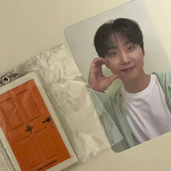 [BUNJANG] Young K Music Bank Studio Photocard & Keyring Set / 영케이 공방 뮤뱅 포카+키링