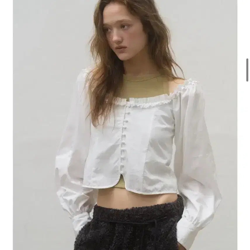 [BUNJANG] Poeto Shy Off Shoulder Blouse / 포에토 샤이오프 블라우스 shy off blouse