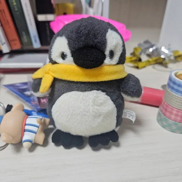 [BUNJANG] Musical Gin Gin Night Penguin Plush Keychain / 뮤지컬 긴긴밤 낀밤 펭귄 인형 키링