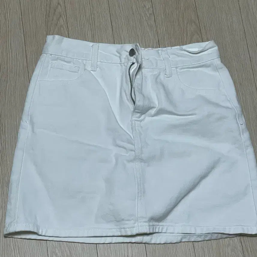 [BUNJANG] White Denim Mini Skirt with Inner Shorts / 화이트 데님 스커트