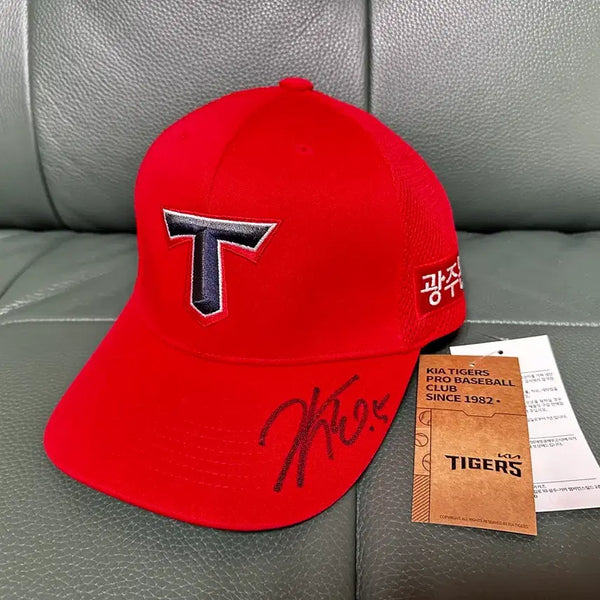 [BUNJANG] Kia Tigers Authentic Baseball Cap 58cm Kim Do-young Autographed / 기아타이거즈 어센틱 모자 58 김도영 사인