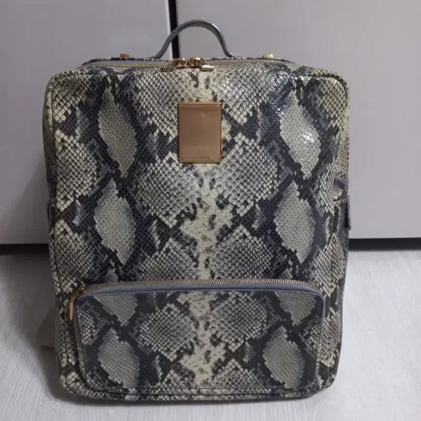 [BUNJANG] Couronne Hanna Python Leather Backpack / 쿠론 한나 가죽 팩팩. 파이톤