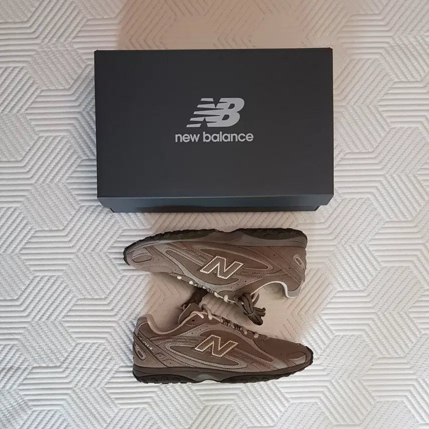 [BUNJANG] New Balance 204L Mushroom Suede Sneakers / [US9,270] 뉴발란스 204L 스웨이드 머쉬룸 팝니다.