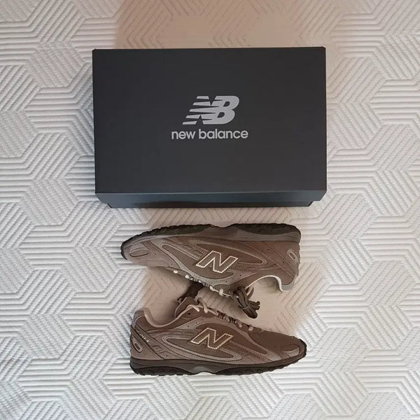 [BUNJANG] New Balance 204L Mushroom Suede Sneakers / [US9,270] 뉴발란스 204L 스웨이드 머쉬룸 팝니다.