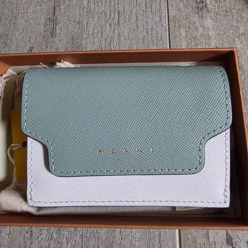 [BUNJANG] Marni Saffiano Trifold Wallet (Mint Condition) / (정품)마르니 사피아노 트라이폴드 3단 반지갑(초S급)