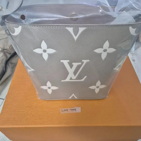 [BUNJANG] Monogram Shoulder Bag / 숄더백