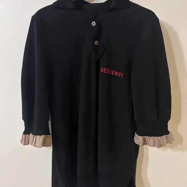 [BUNJANG] System (Hansem) Black 'SEQUENCE' Lettering T-Shirt with Frill Detail / 한섬) 시스템 티 F(90)
