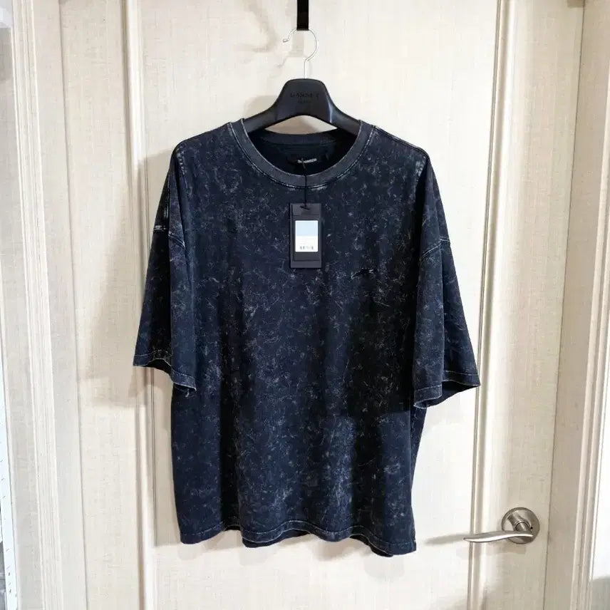[BUNJANG] ZIOZIA Phobiaism Embroidered Dyeing T-Shirt Black / 25SS 지오송지오 포비즘 엠브로이드 다잉 티셔츠 블랙 100