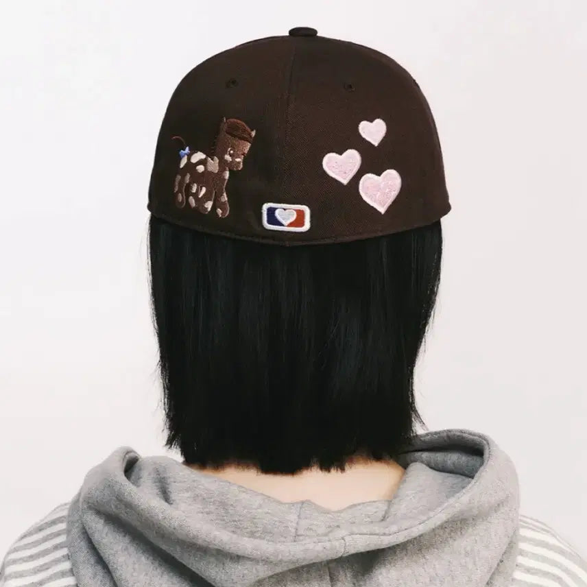 [BUNJANG] TheMuseumVisitor PONY Embroidery Cap - Park Jihoon Edition / 더뮤지엄비지터 PONY EMBROIDERY CAP 박지훈 포니 자수 볼캡 캡모자