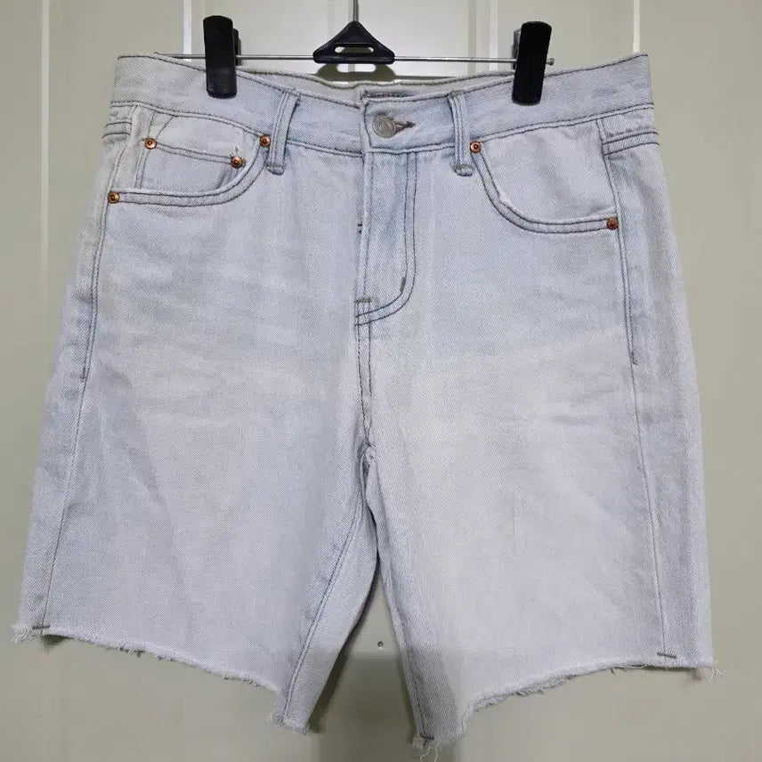 [BUNJANG] MOTHER Denim Cutoff Hem Denim Shorts / 마더 데님(MOTHER Denim) 반바지
