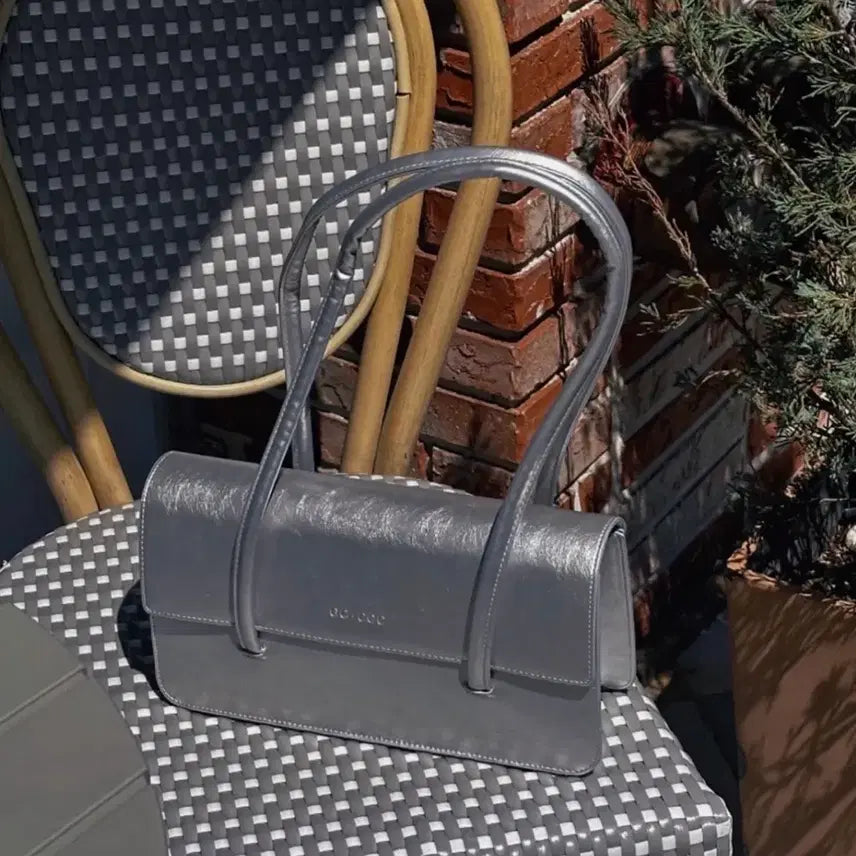 [BUNJANG] Koce Urban Square Shoulder Bag Silver / 고세 어반 스퀘어 숄더백 실버
