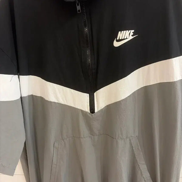 [BUNJANG] Nike Windbreaker Jacket Black/Gray / 나이키 바람막이 블랙/그레이