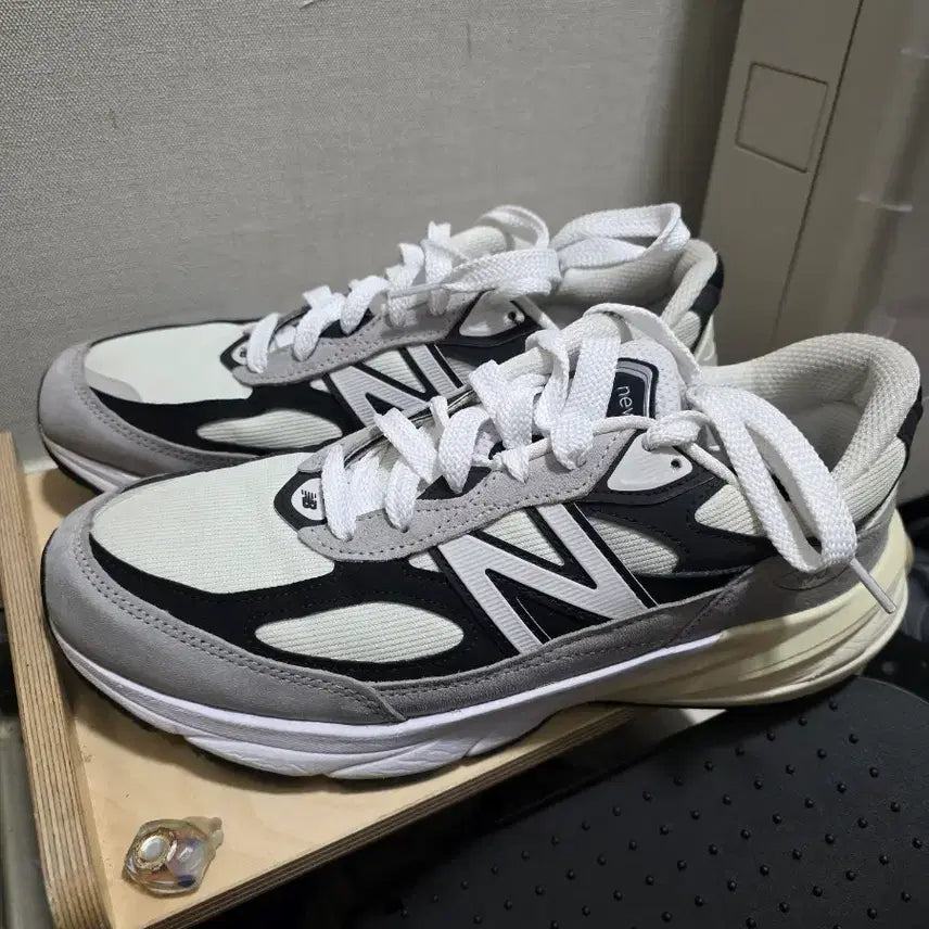 [BUNJANG] New Balance 992 Grey White Black / 뉴발란스 992 그레이 화이트 블랙