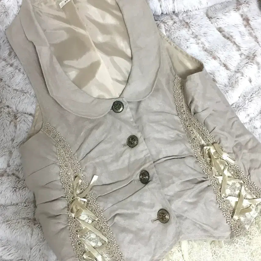 [BUNJANG] Vintage Axis Farm Oatmeal Lace Vest / 빈티지 엑시즈팜 오트밀 레이스 베스트 조끼