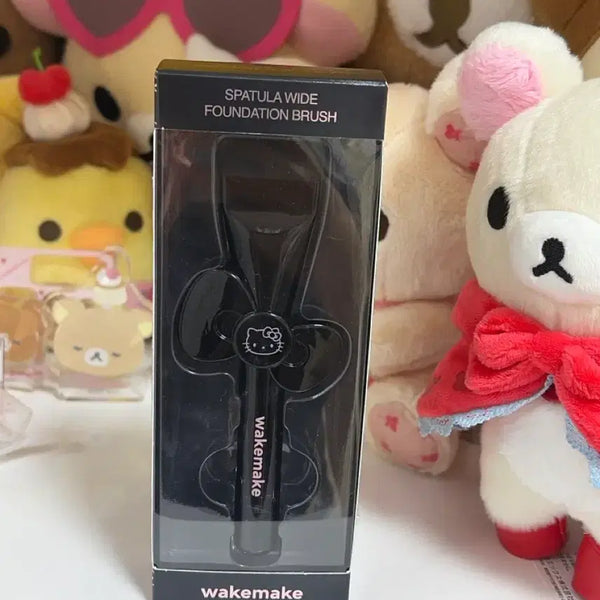 [BUNJANG] WakeMake Hello Kitty Foundation Brush Black / 웨이크메이크 키티 파운데이션 브러쉬 헬로키티 블랙