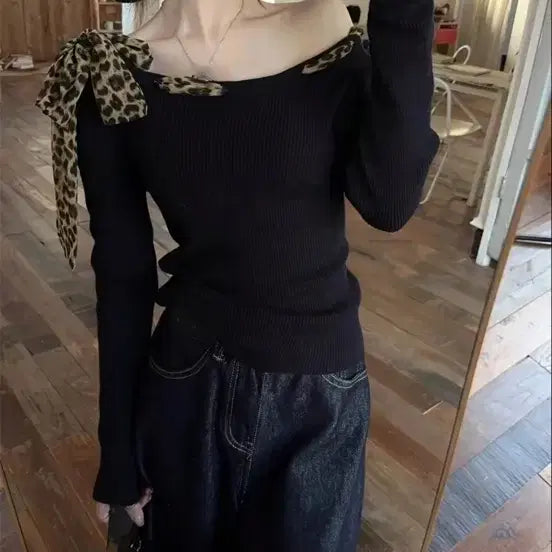 [BUNJANG] Leopard Print Ribbon Off-Shoulder Knit Top / 호피 리본 오프숄더 니트 갸루