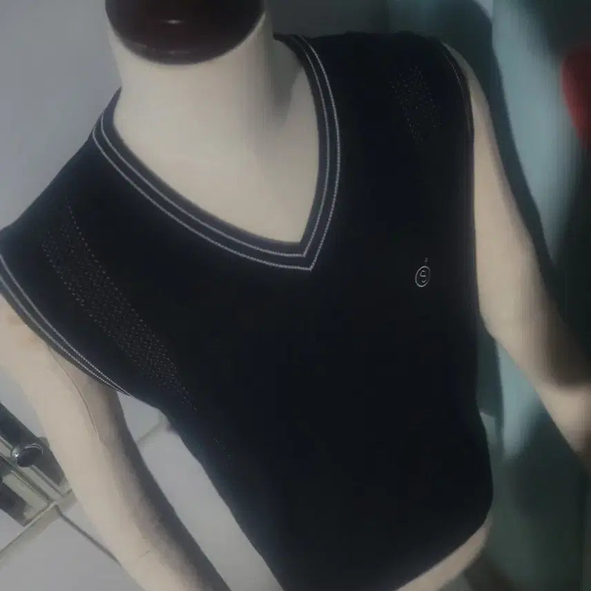 [BUNJANG] Songzio Golf V-Neck Vest Black 100 / 송지오골프  브이넥 베스트 블랙 100