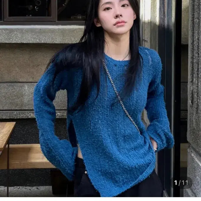 [BUNJANG] Herse "Kkorisa" Asymmetric Deep Slit Loose Fit Knit (Blue) / 허쉬 꼬리사 언발 딥슬릿 루즈핏 니트 (블루)