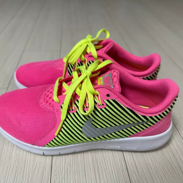 [BUNJANG] Nike Free Run 240 Sneakers - Pink/Fluorescent / 나이키 프리 런 240 운동화 핑크형광