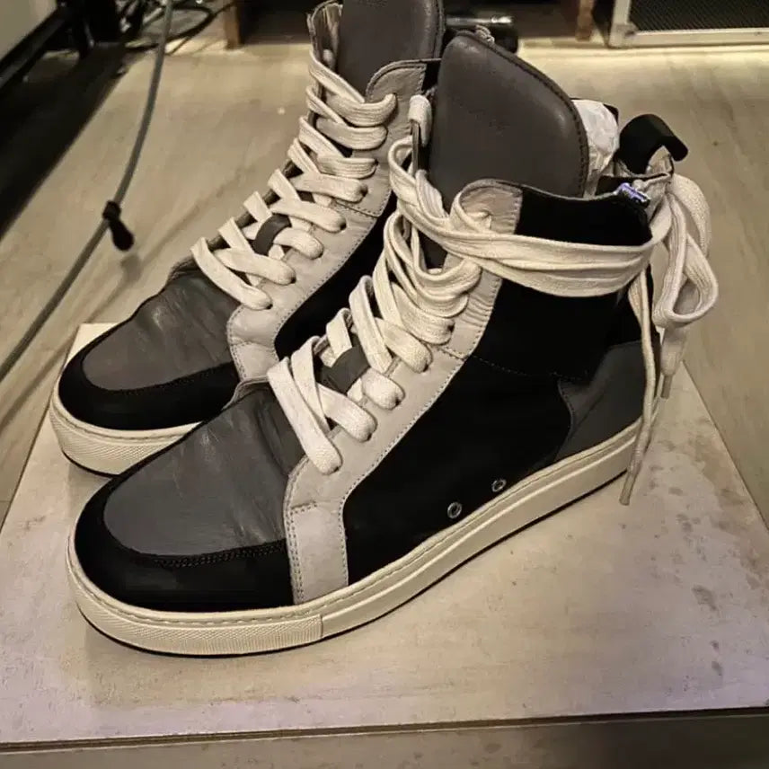 [BUNJANG] Christian Dada High-Top Sneakers / 크리스 반아쉐 끈칭칭 하이탑 41사이즈