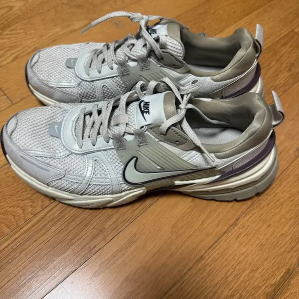 [BUNJANG] Nike V2K Silver Sneakers (Size 275) / 나이키 V2K 실버 275